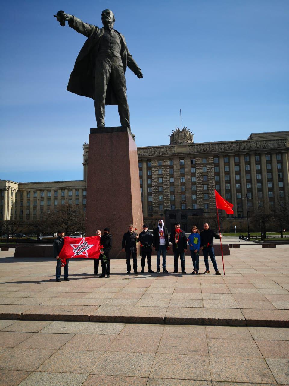 Памятник ленину на московской площади в спб