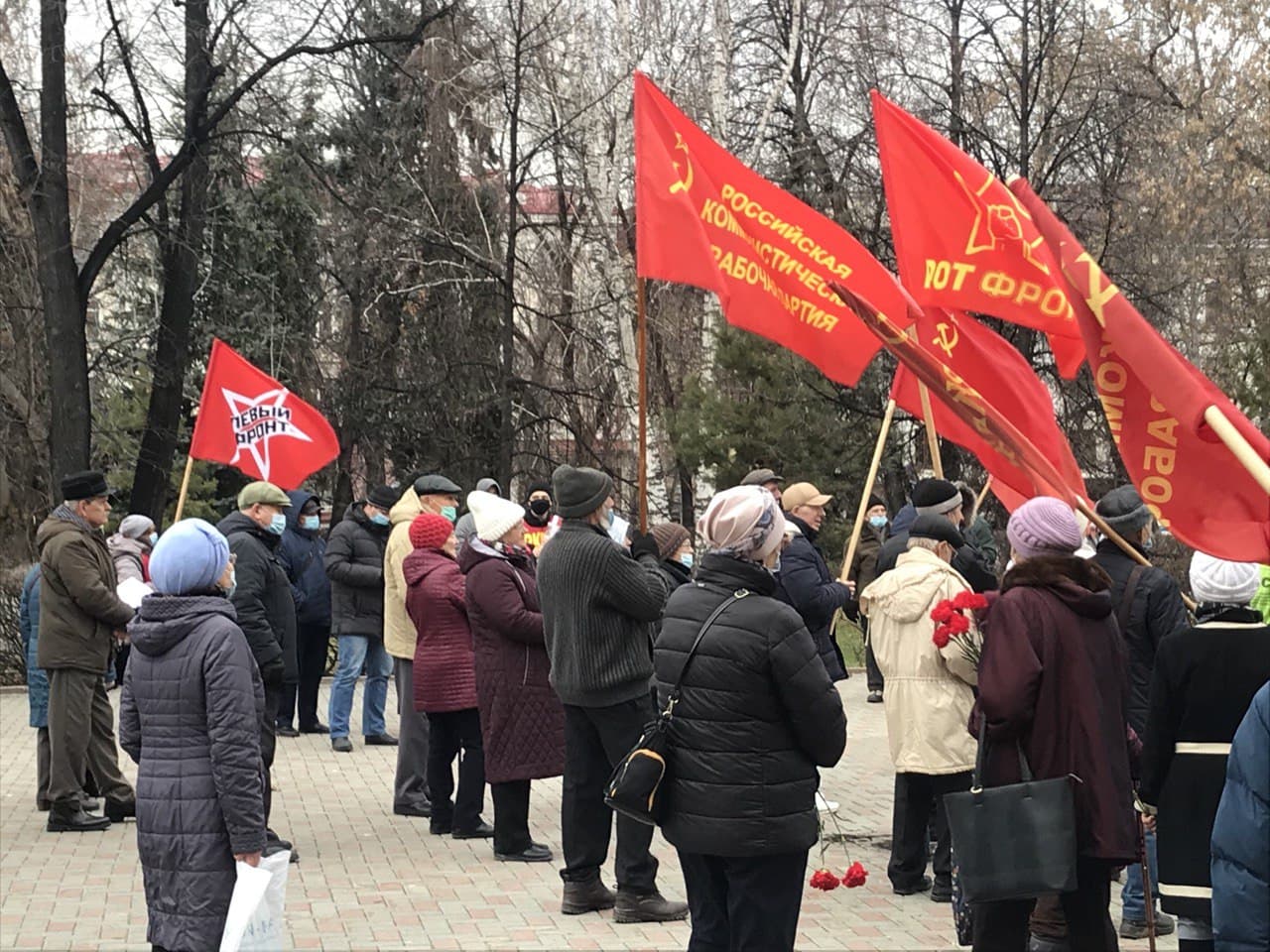 Ноября день революции. Демонстрация 7 ноября в России. С днем революции 7 ноября. 20-Летие Октябрьской революции. Празднование дня революции в 2017.